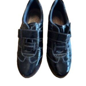 SALE: Clarke's women's leather shoes size 7.5 NWOT